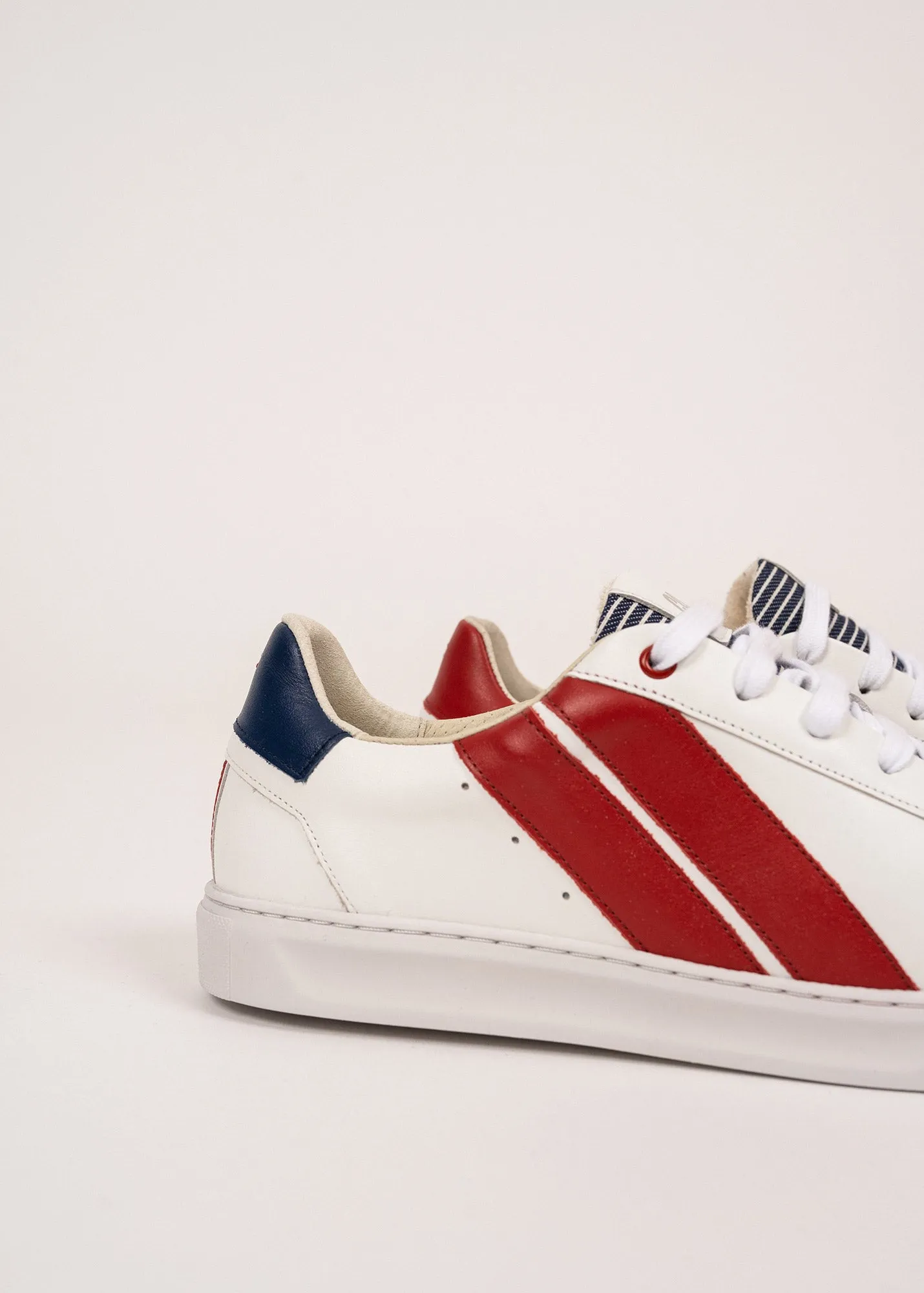 Baskets homme asymtriques - SAINT JAMES x Caval (BLANC/ROUGE)