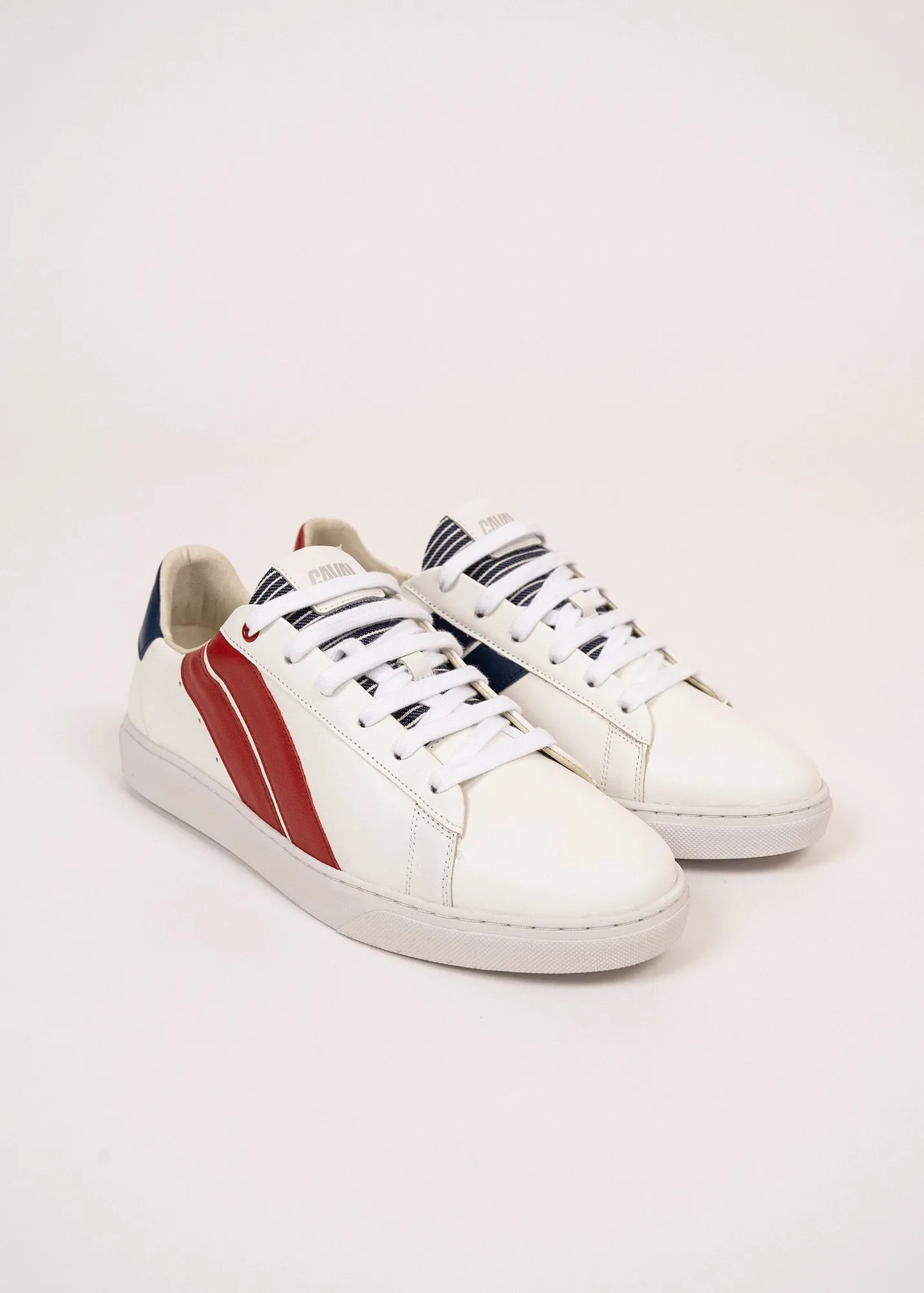 Baskets homme asymtriques - SAINT JAMES x Caval (BLANC/ROUGE)