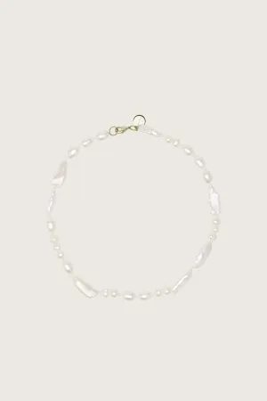 Legato Pearl Necklace