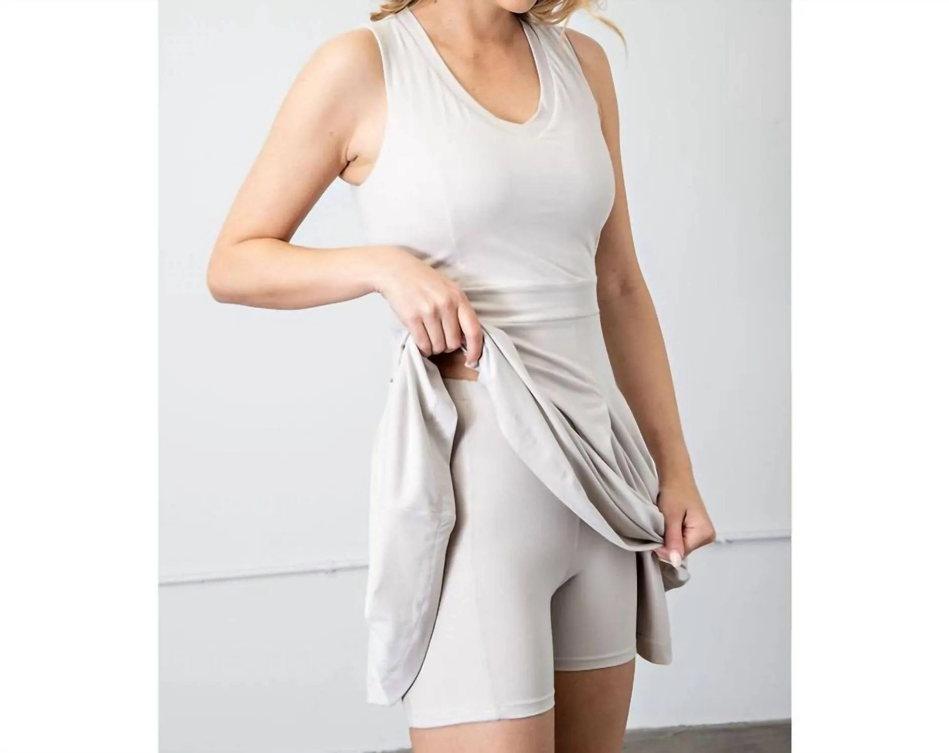 V-Neck Golf Dress With Undershorts In White